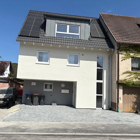Stylisches Maybach Appartement Mit Terrasse Fuer 5 Personen, 5 Betten, Grosse Kochinsel, Homeoffice Mit 250Mbit Wlan Aidlingen Εξωτερικό φωτογραφία