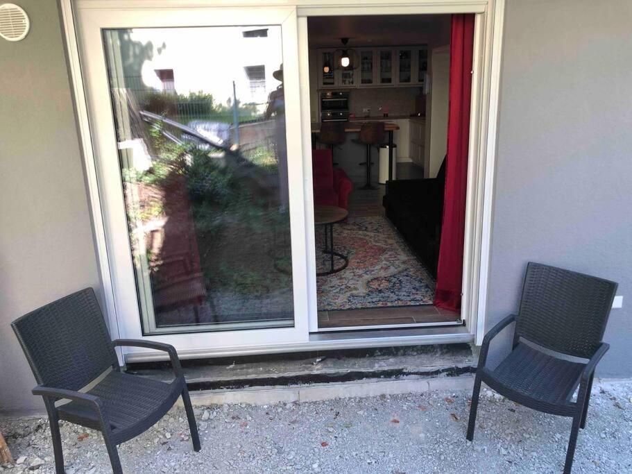 Stylisches Maybach Appartement Mit Terrasse Fuer 5 Personen, 5 Betten, Grosse Kochinsel, Homeoffice Mit 250Mbit Wlan Aidlingen Εξωτερικό φωτογραφία