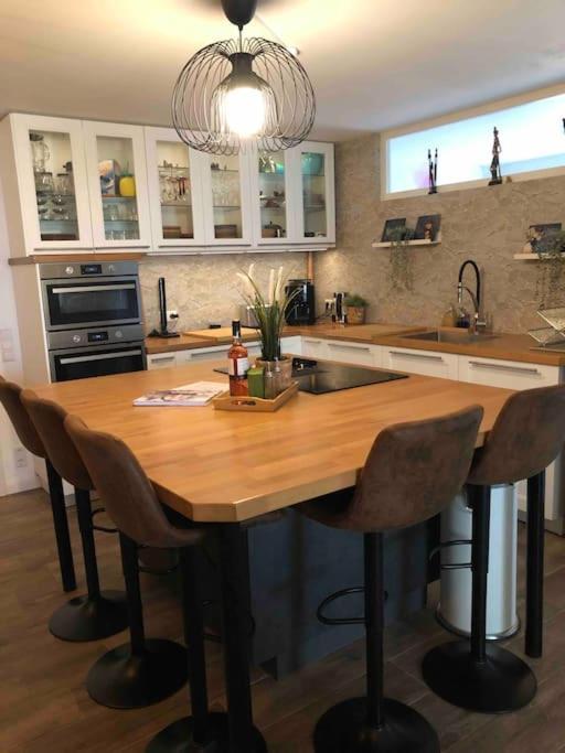 Stylisches Maybach Appartement Mit Terrasse Fuer 5 Personen, 5 Betten, Grosse Kochinsel, Homeoffice Mit 250Mbit Wlan Aidlingen Εξωτερικό φωτογραφία
