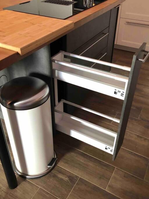 Stylisches Maybach Appartement Mit Terrasse Fuer 5 Personen, 5 Betten, Grosse Kochinsel, Homeoffice Mit 250Mbit Wlan Aidlingen Εξωτερικό φωτογραφία
