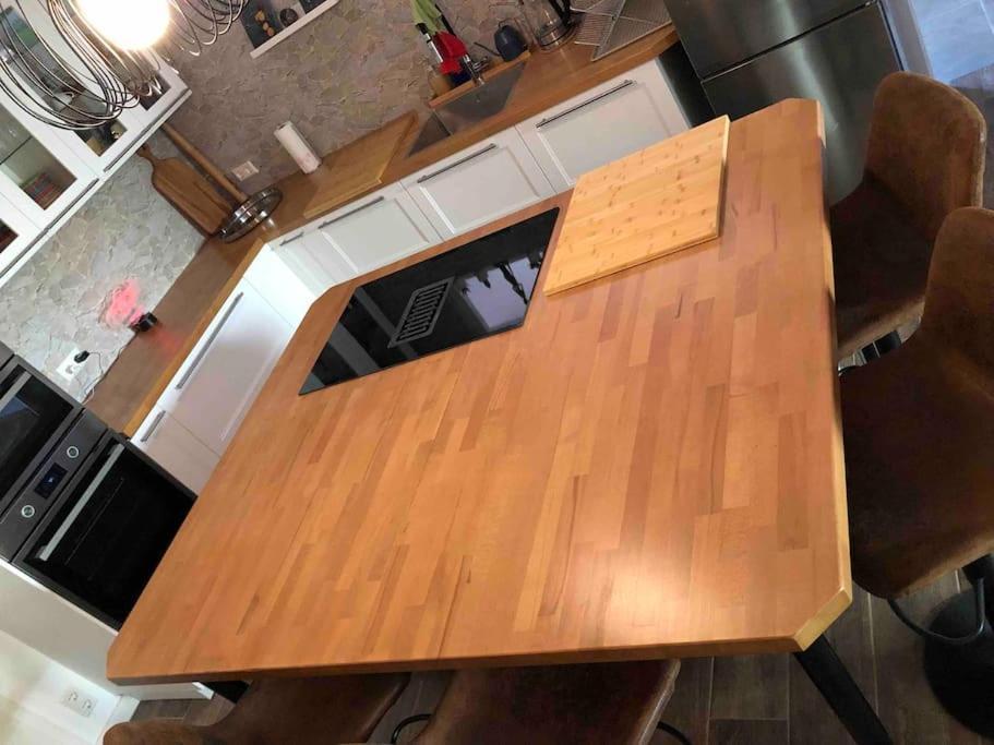 Stylisches Maybach Appartement Mit Terrasse Fuer 5 Personen, 5 Betten, Grosse Kochinsel, Homeoffice Mit 250Mbit Wlan Aidlingen Εξωτερικό φωτογραφία