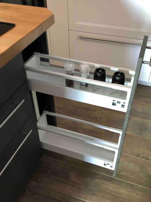 Stylisches Maybach Appartement Mit Terrasse Fuer 5 Personen, 5 Betten, Grosse Kochinsel, Homeoffice Mit 250Mbit Wlan Aidlingen Εξωτερικό φωτογραφία