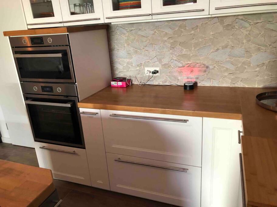 Stylisches Maybach Appartement Mit Terrasse Fuer 5 Personen, 5 Betten, Grosse Kochinsel, Homeoffice Mit 250Mbit Wlan Aidlingen Εξωτερικό φωτογραφία
