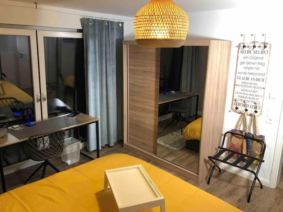 Stylisches Maybach Appartement Mit Terrasse Fuer 5 Personen, 5 Betten, Grosse Kochinsel, Homeoffice Mit 250Mbit Wlan Aidlingen Εξωτερικό φωτογραφία